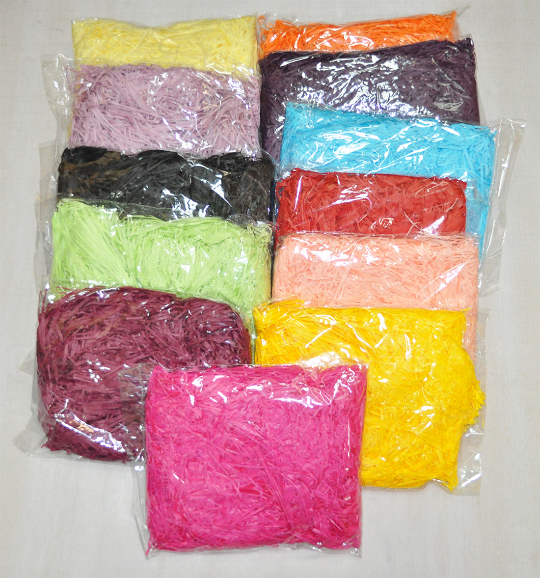 100 g non-woven gift shreddings for hamper and gift-box packaging