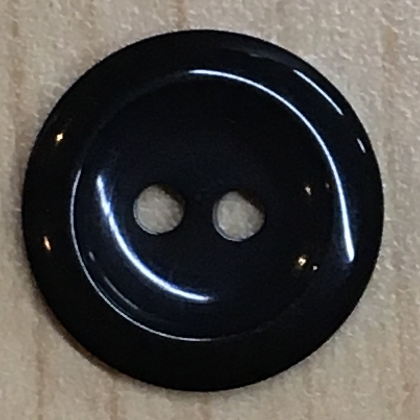 2-HOLE BUTTON#28(3CRD) (BOX/04.002.30.02)