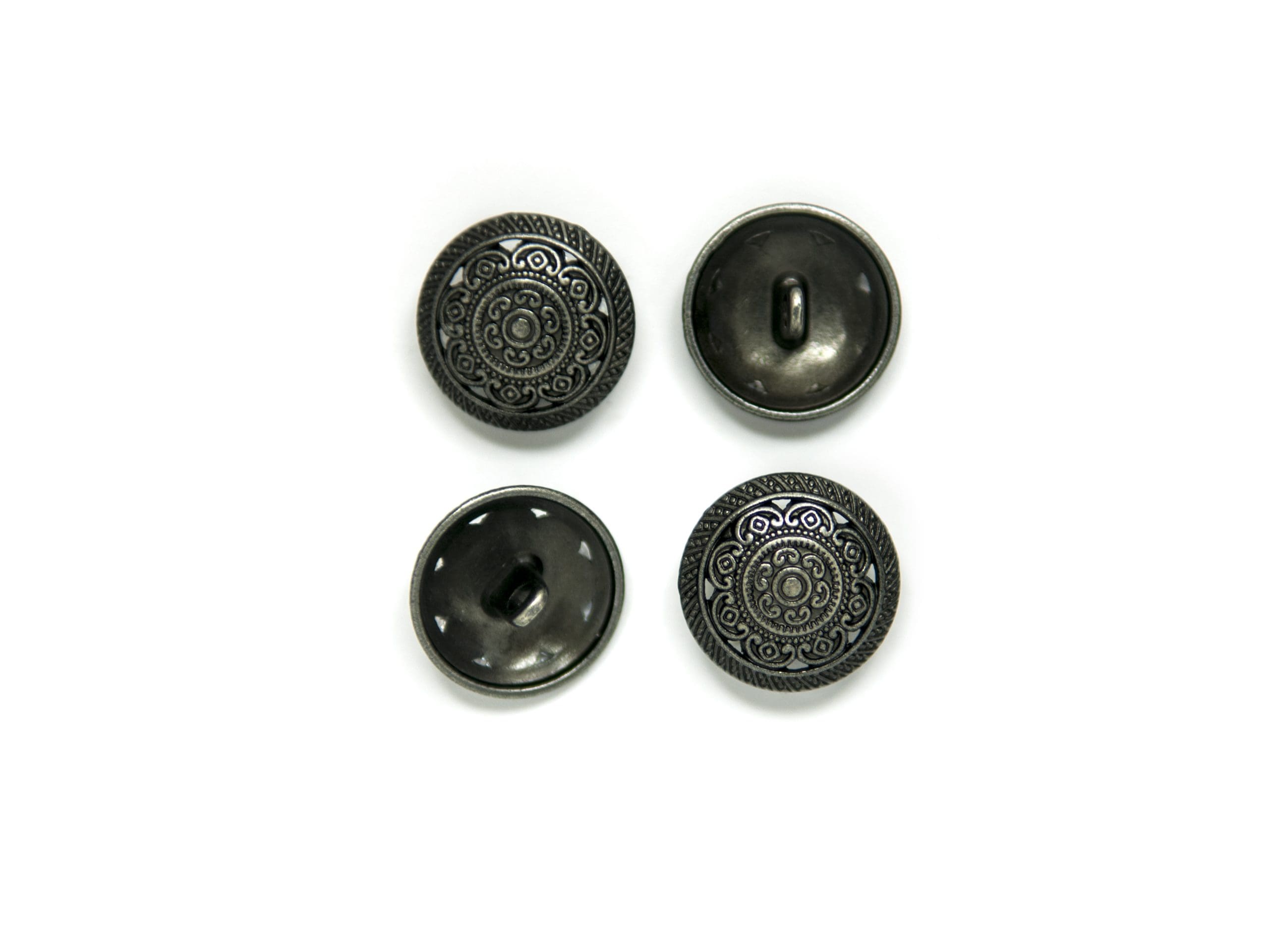 ENGRAVED SHANK BUTTON:3CRD (BOX/04.158.28.82)
