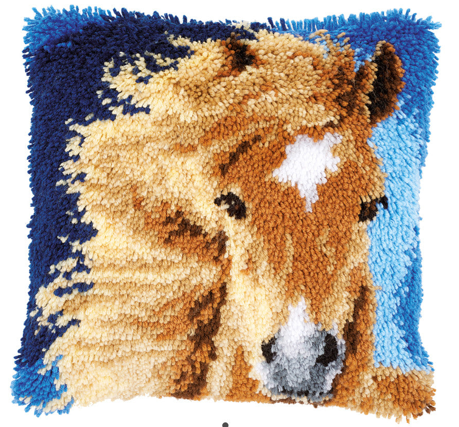 VERVACO LATCH HOOK CUSHION KIT BROWN HORSE (PN-0149848)