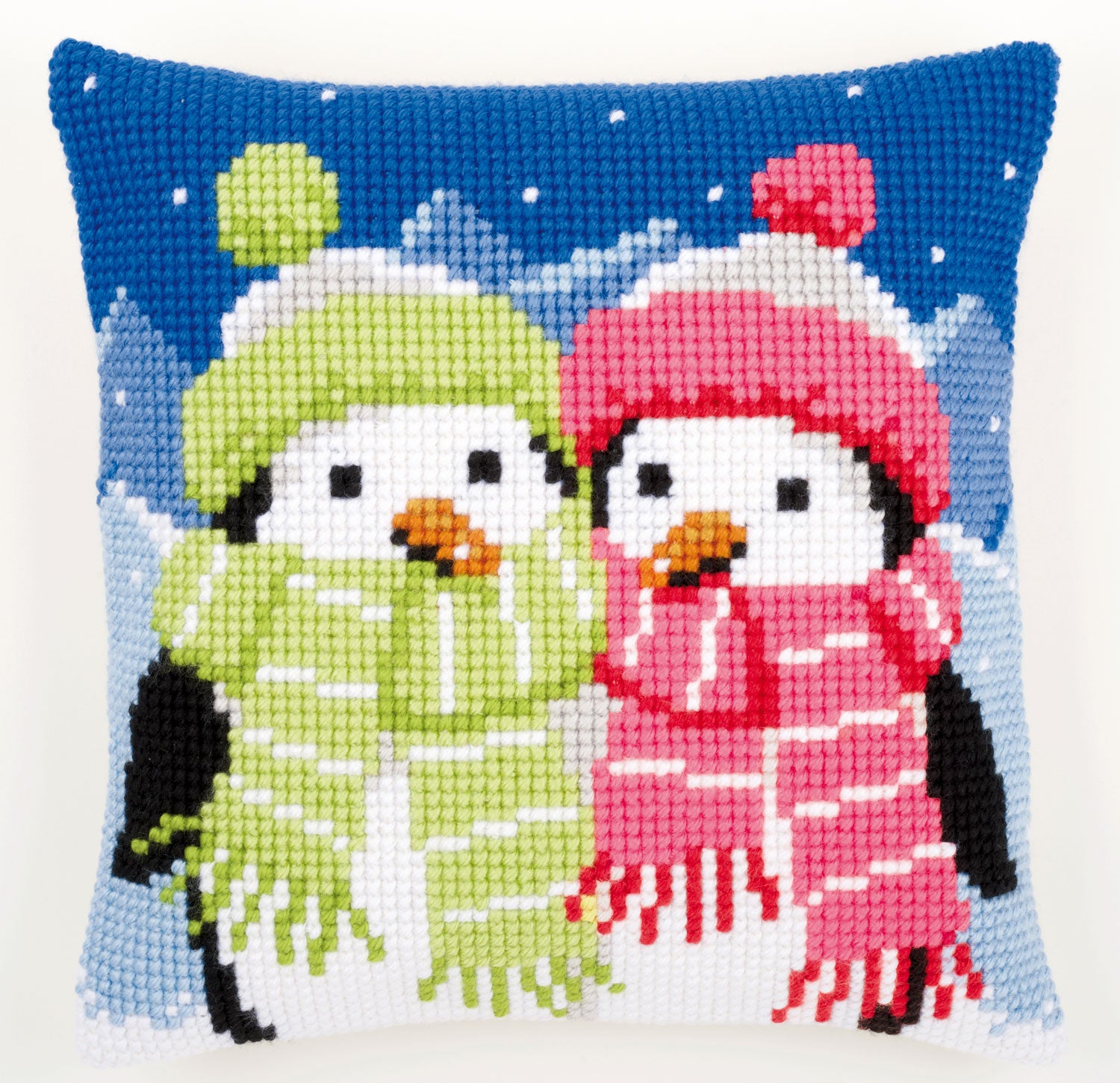 VERVACO CROSS STITCH CUSHION KIT PENGUINS WITH SCARF (PN-0147690)