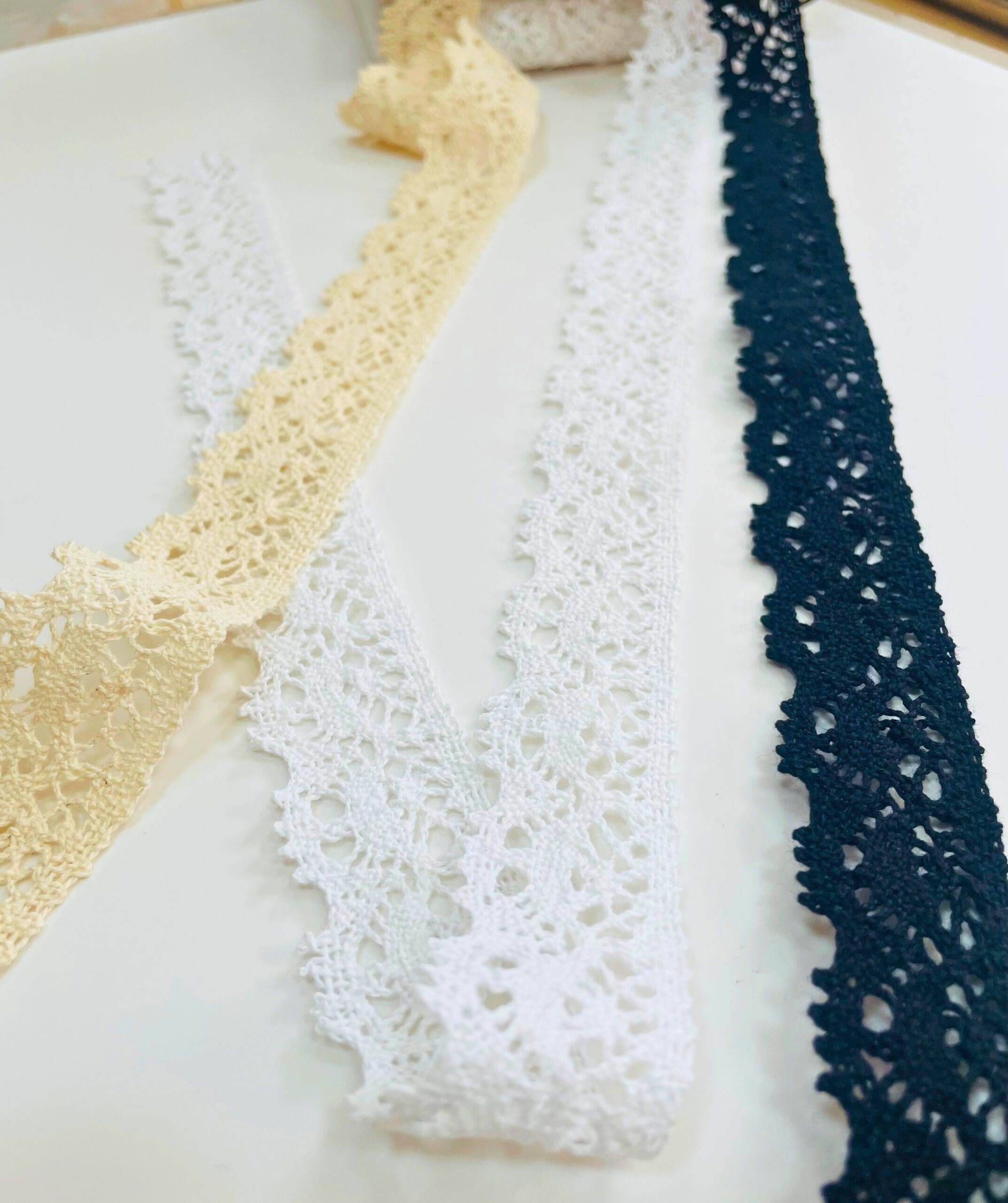 CROCHET LACE:15YDS (50301-1061)