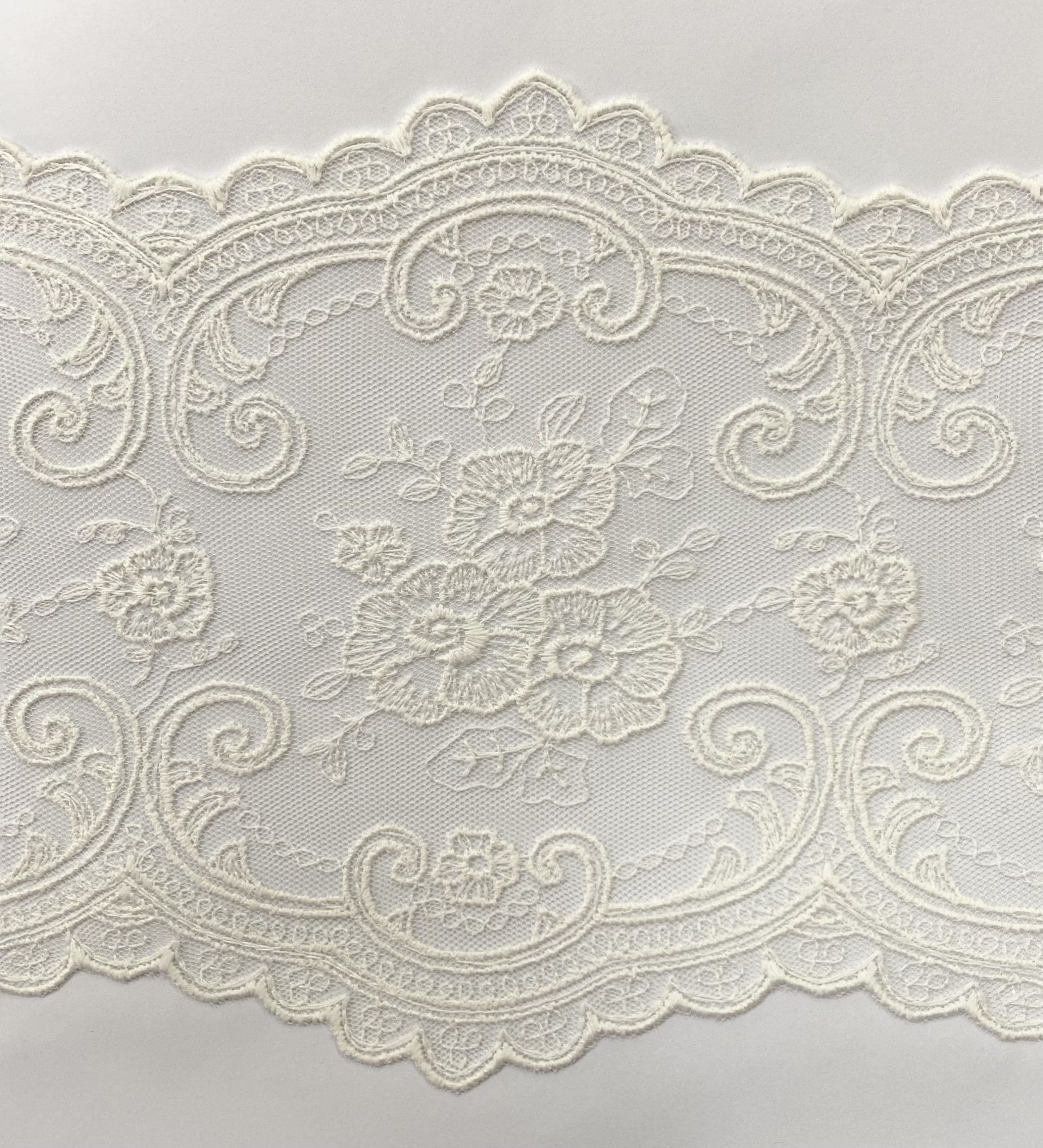 P.NET-CUT LACE W/TEX:15Y:6.25" (TX58-4191)