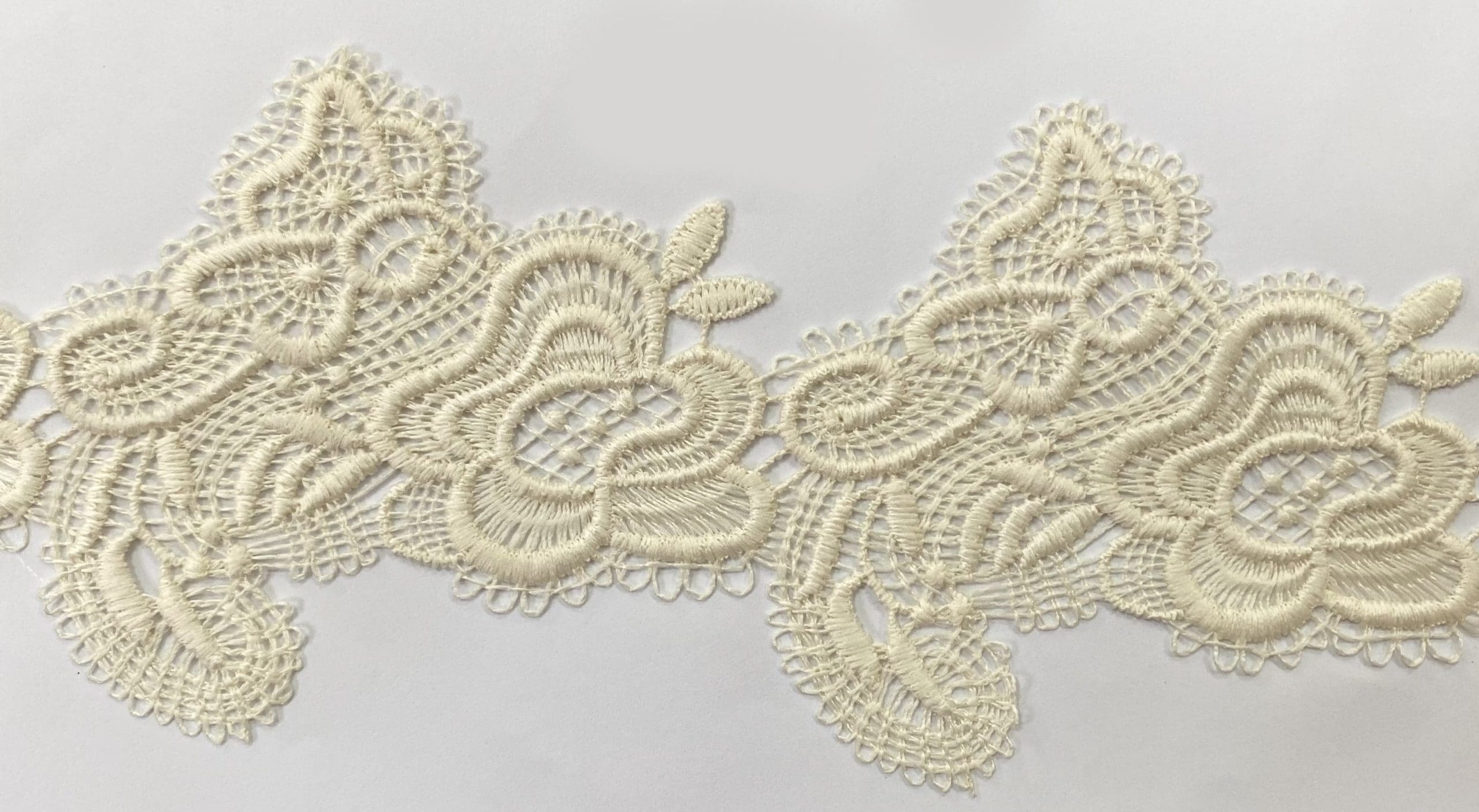 CH.CUT LACE W/TEX:13.7M:7.5CM (TX63-1096)