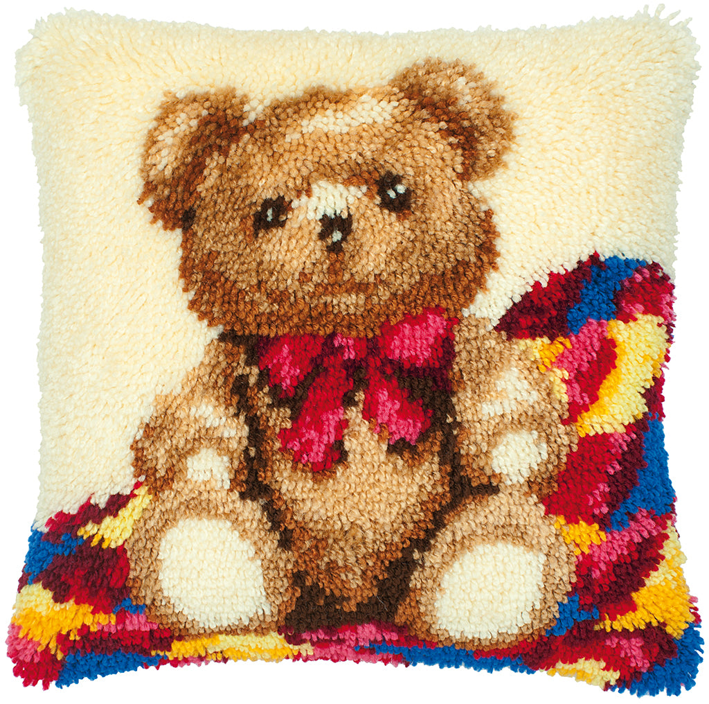 VERVACO LATCH HOOK CUSHION – BEAR CUB (PN-0014124)
