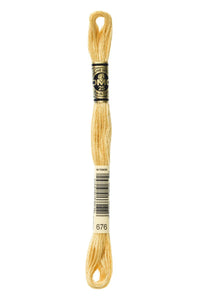 DMC Mouliné Spécial Embroidery Floss — 8 m × 12 (117)
