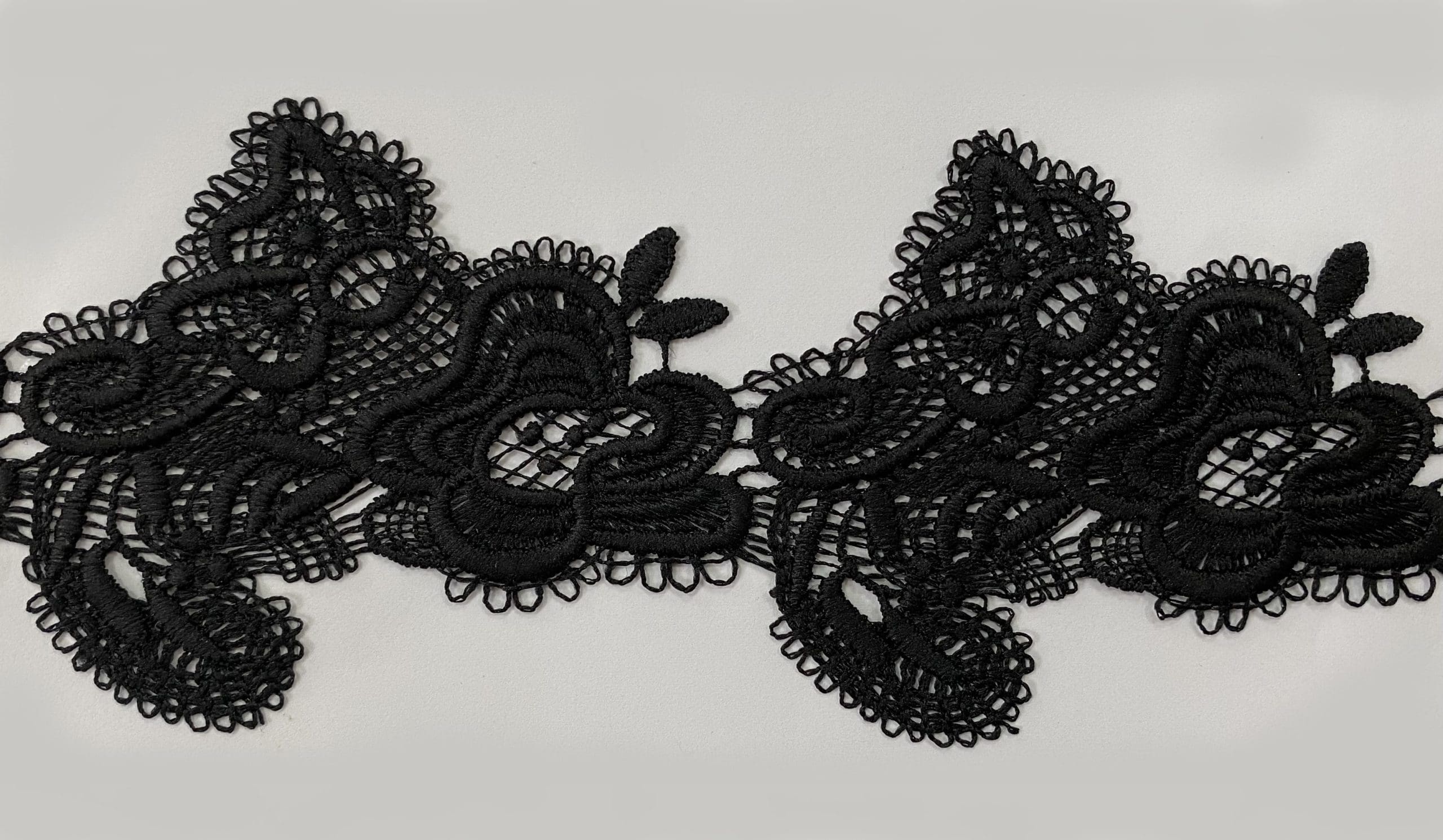 CH.CUT LACE W/TEX:13.7M:7.5CM (TX63-1096)