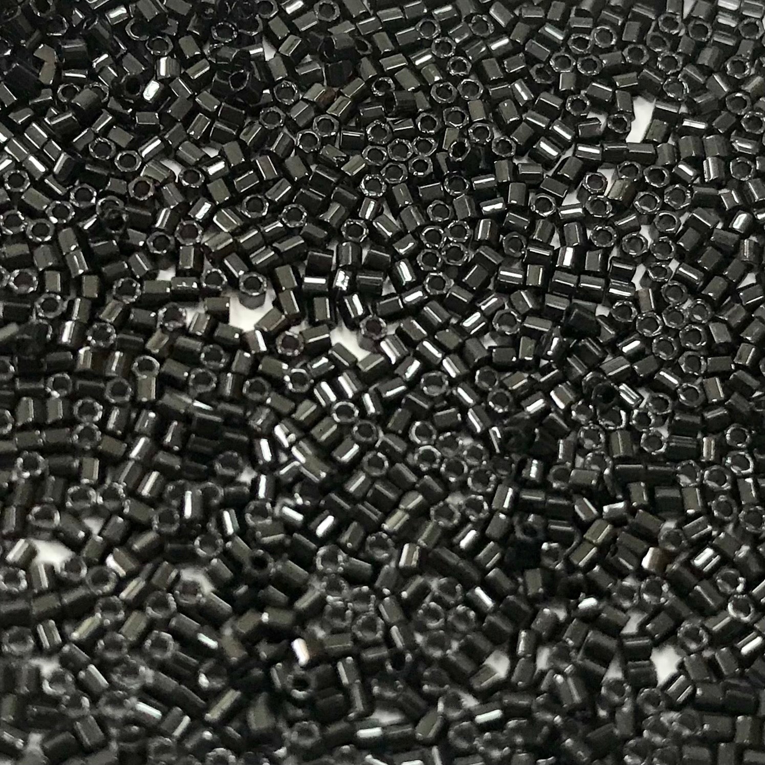 GLASS BEADS:2CUT#15/0 (MIY/2C-15/0-401)