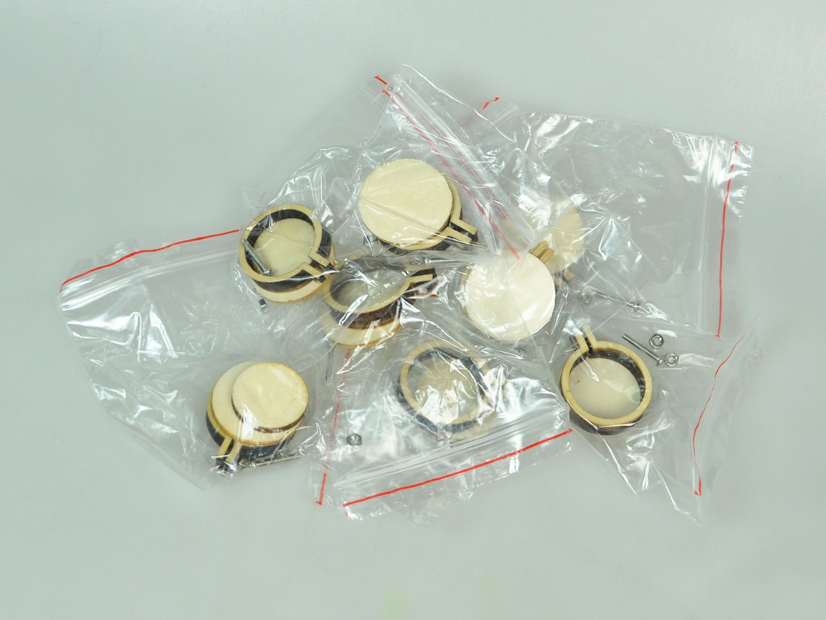 ROUND WOOD EMB.FRAME:10SETS/PK (RD/MINI EF-3X2.5)