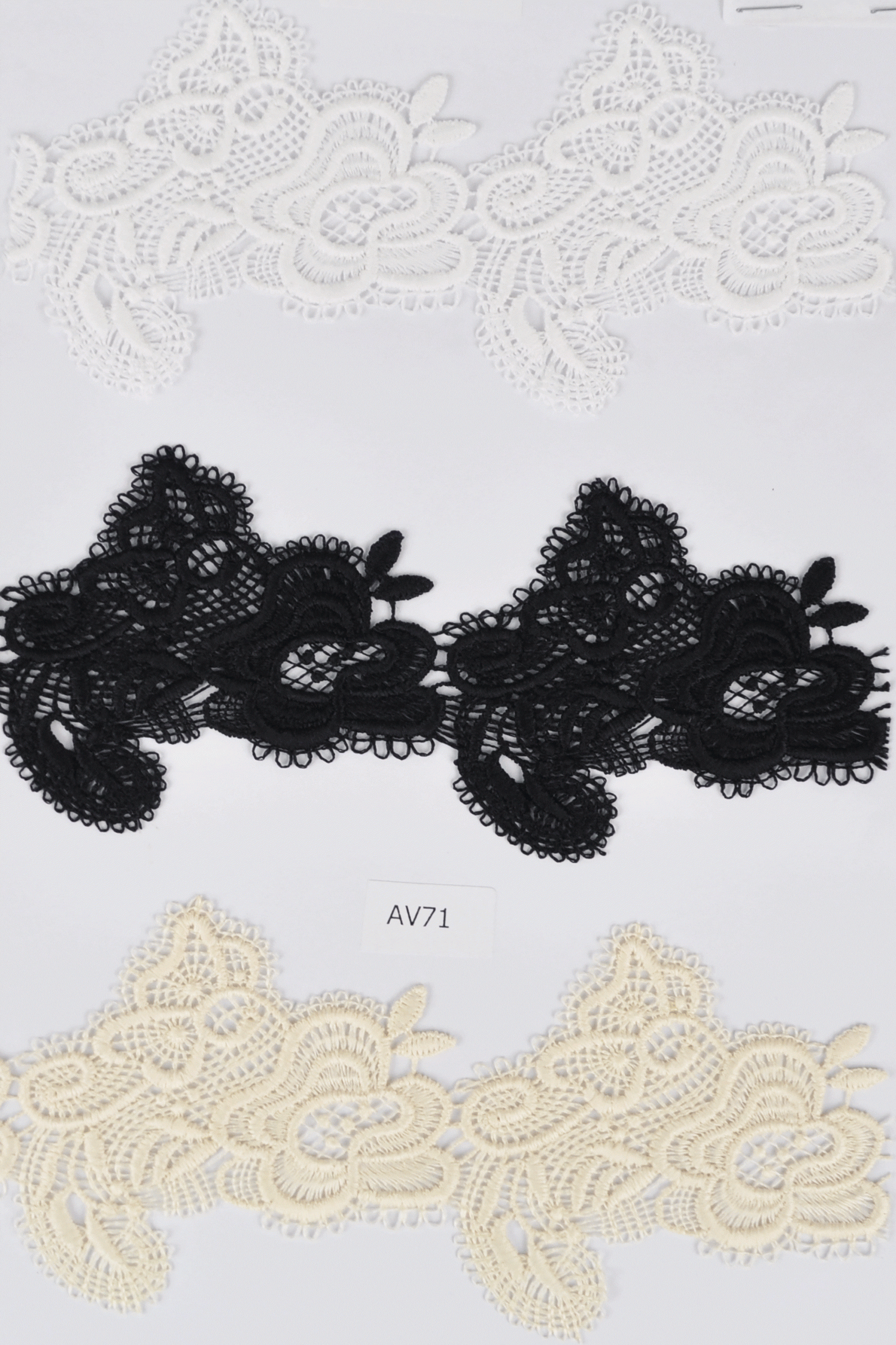 CH.CUT LACE W/TEX:13.7M:7.5CM (TX63-1096)