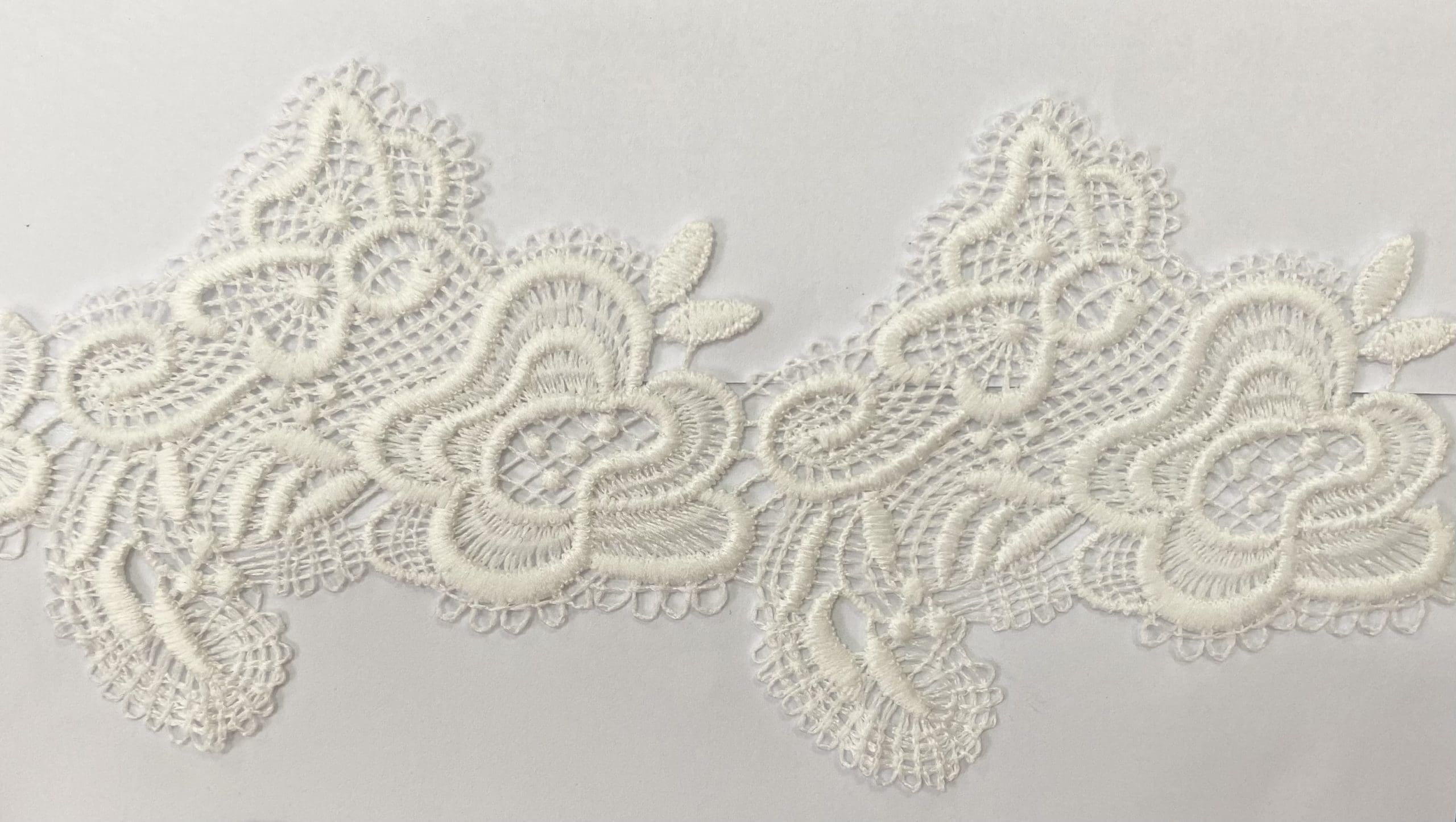 CH.CUT LACE W/TEX:13.7M:7.5CM (TX63-1096)