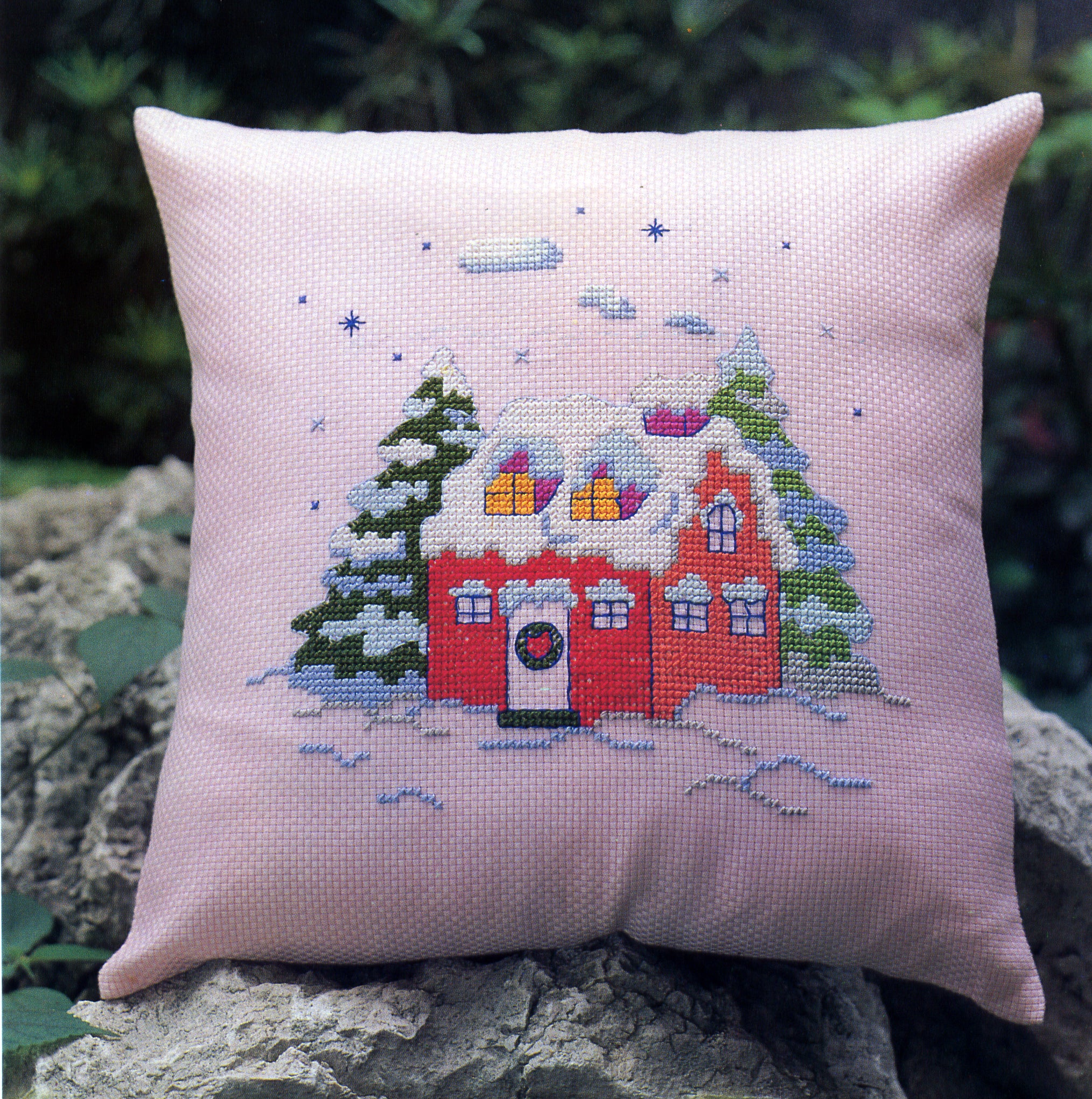 CROSS STITCHERY KIT (CS-250)