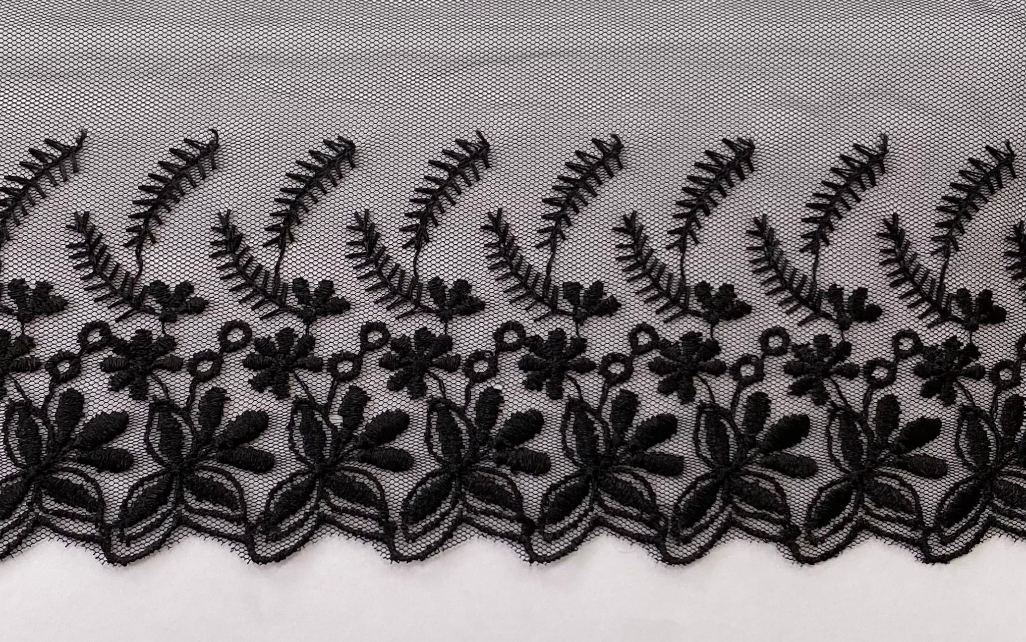 NET CUTTING LACE:4" (D-52-4093)