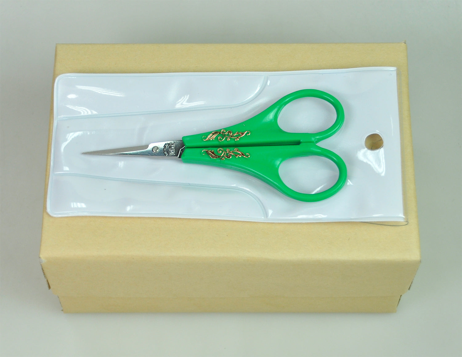 PL.HANDLE EMB SCISSOR:105MM (S-22-G)