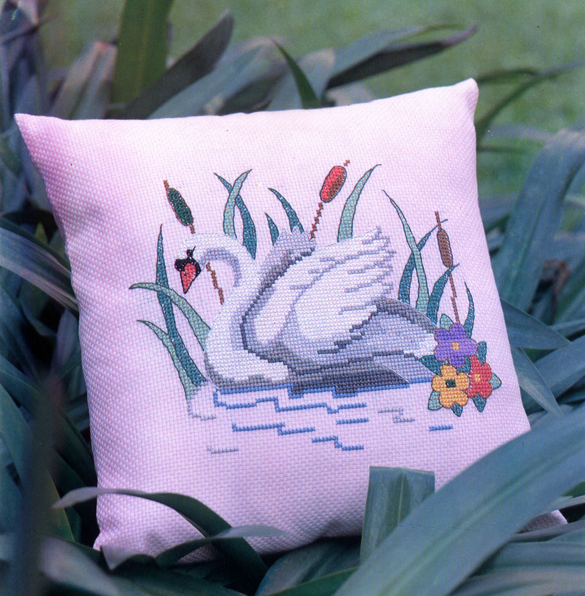 CROSS STITCHERY KIT (CS-250)