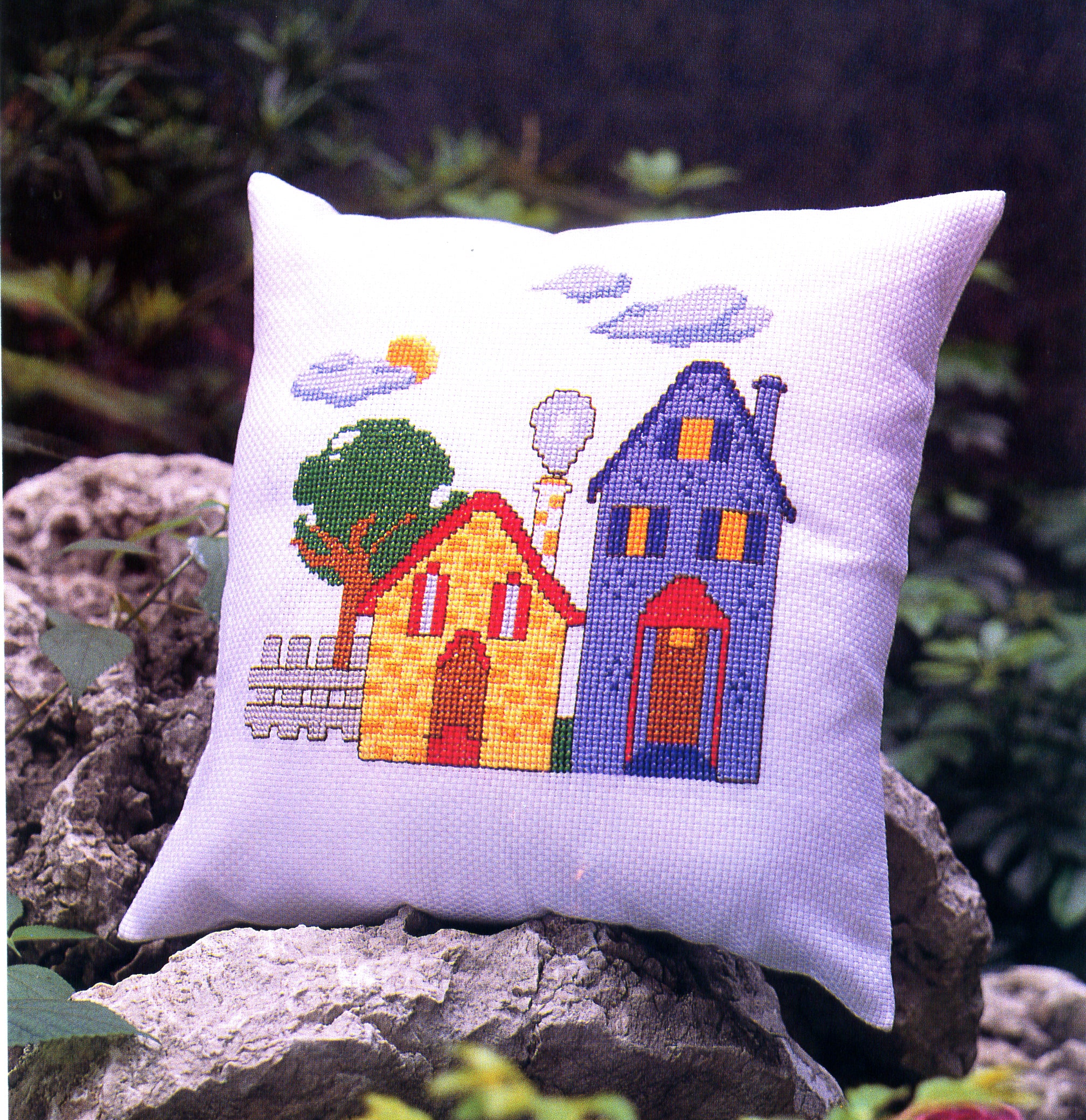 CROSS STITCHERY KIT (CS-250)