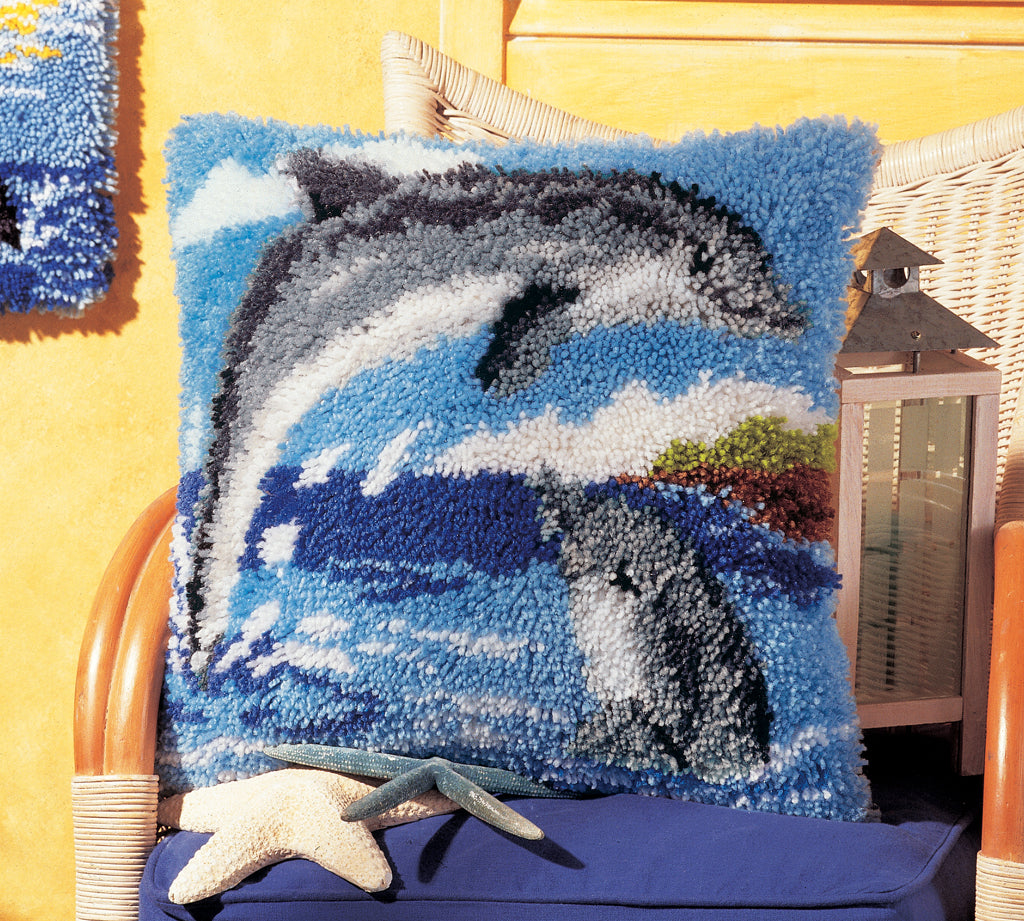 VERVACO LATCH HOOK CUSHION – DOLPHINS (PN-0014130)