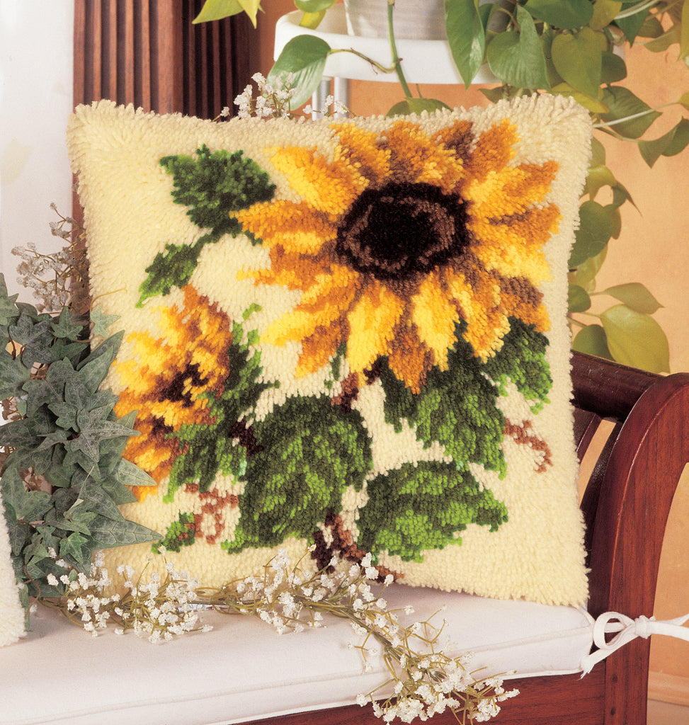 VERVACO LATCH HOOK CUSHION – SUNFLOWERS (PN-0014168)