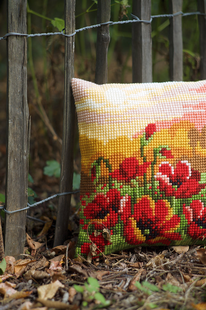 VERVACO CROSS STITCH CUSHION KIT POPPY MEADOW (PN-0157583)