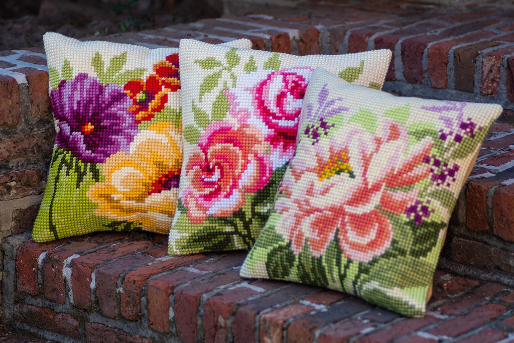 VERVACO CROSS STITCH CUSHION KIT ROSES (PN-0166936)